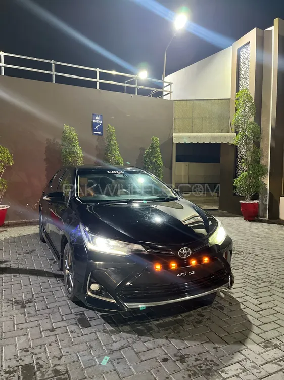 Toyota Corolla 2017 for Sale in Lahore Image-1