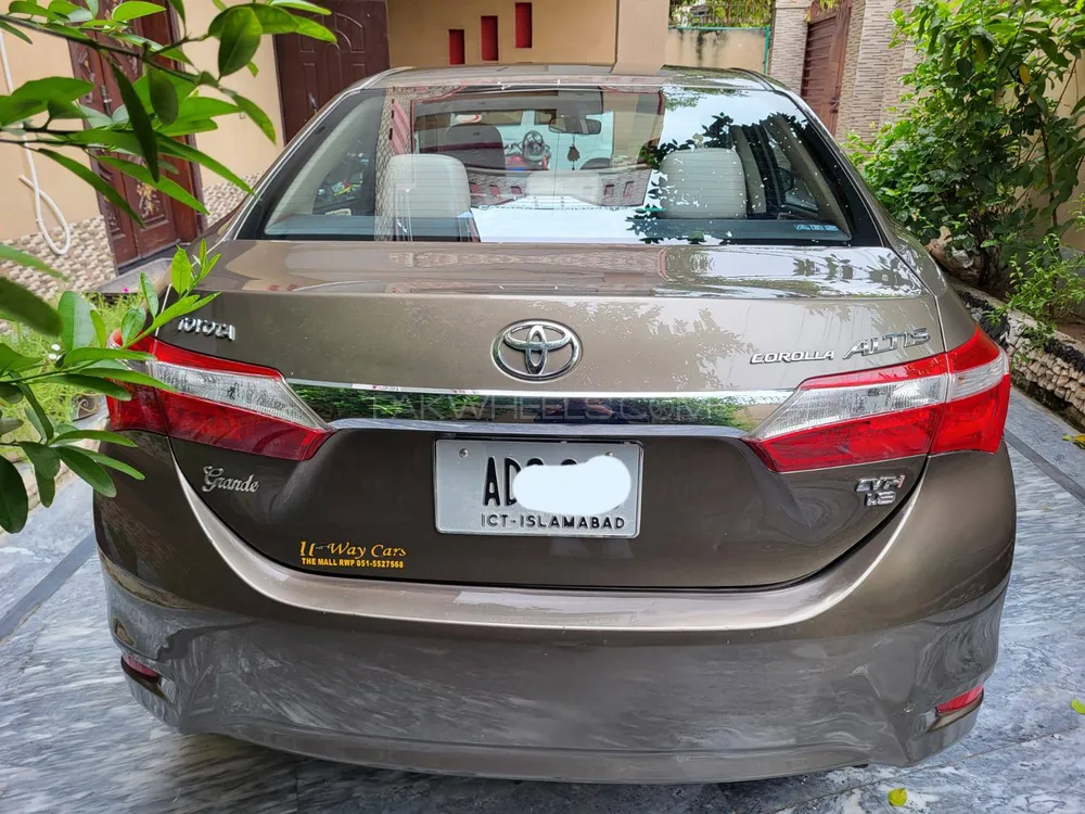 Toyota Corolla 2017 for Sale in Lahore Image-1