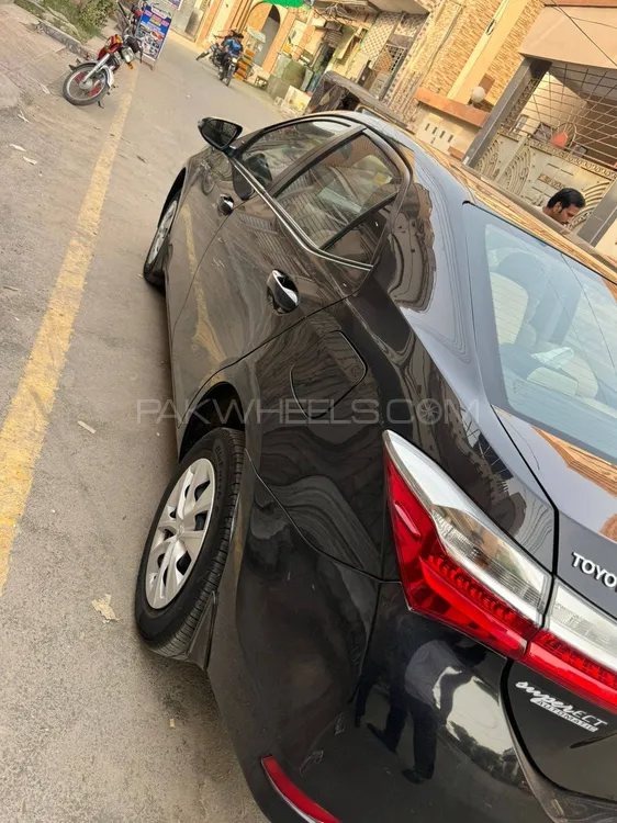 Toyota Corolla 2017 for Sale in Faisalabad Image-1