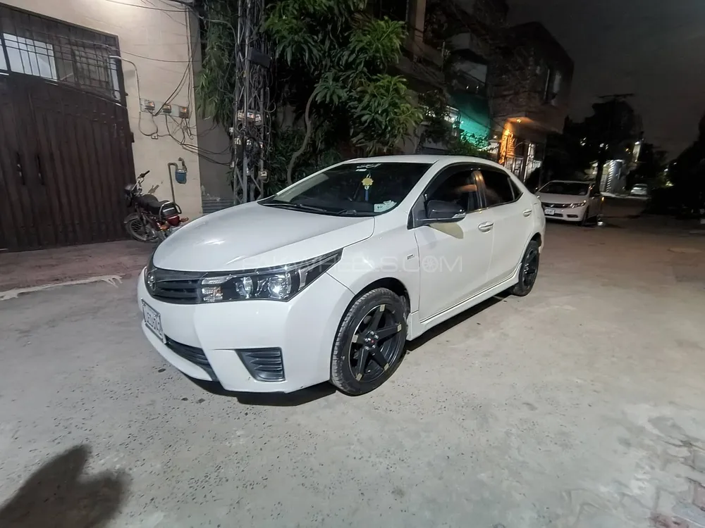 Toyota Corolla 2017 for Sale in Lahore Image-1