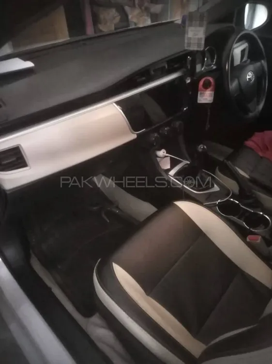 Toyota Corolla 2015 for Sale in Faisalabad Image-1