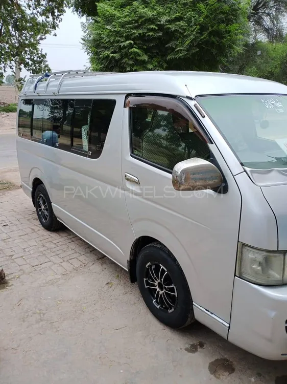 Toyota Hiace 2011 for Sale in Sahiwal Image-1