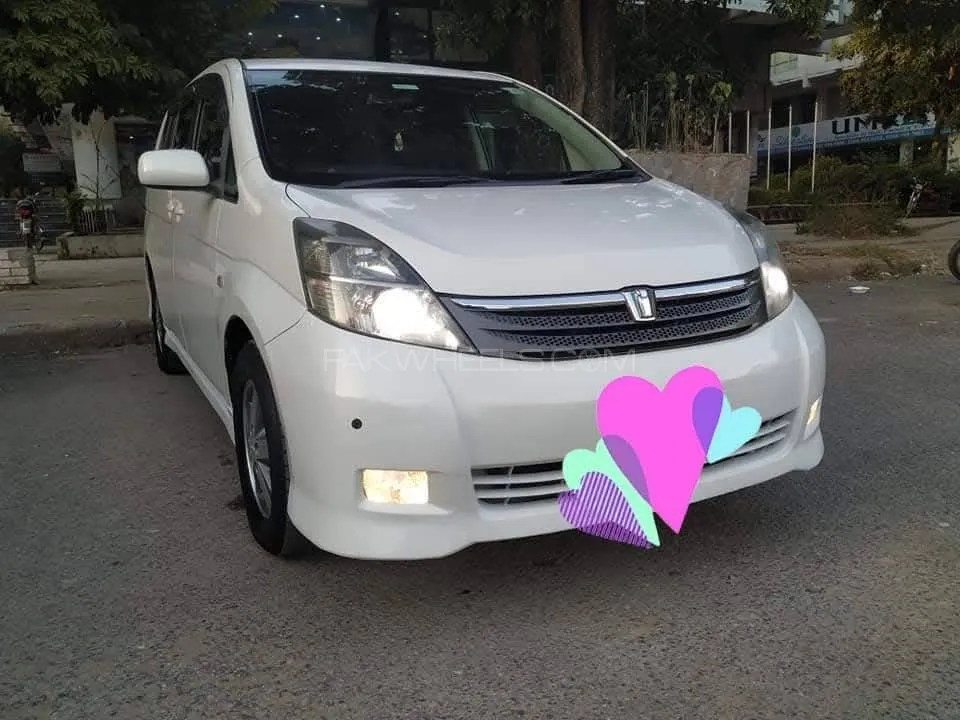 Toyota ISIS 2006 for Sale in Chakwal Image-1