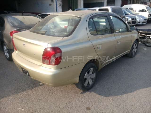 Toyota Platz 2000 for Sale in Sialkot Image-1