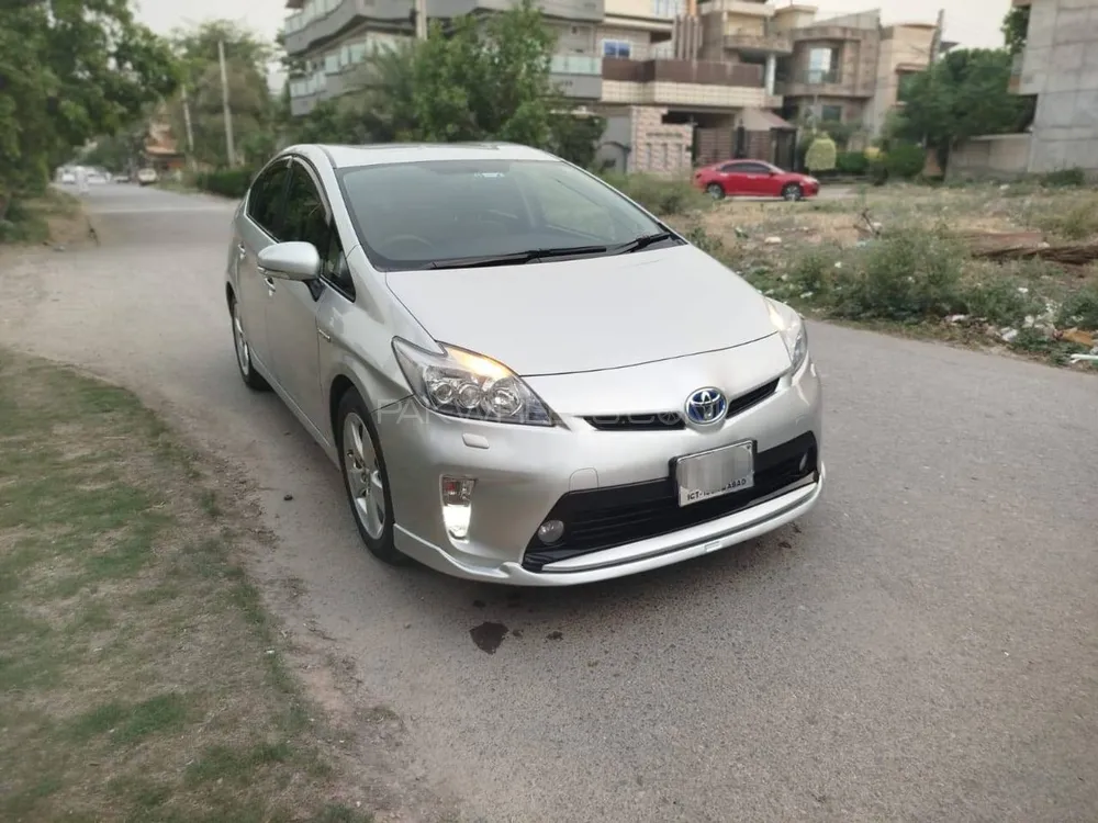 Toyota Prius 2011 for Sale in Peshawar Image-1