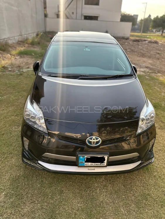Toyota Prius 2013 for Sale in Faisalabad Image-1