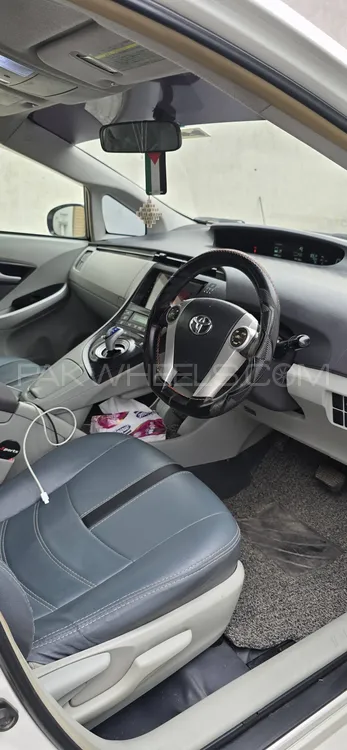 Toyota Prius 2010 for Sale in Peshawar Toyota Prius 2010 for Sale in Peshawar Image-8