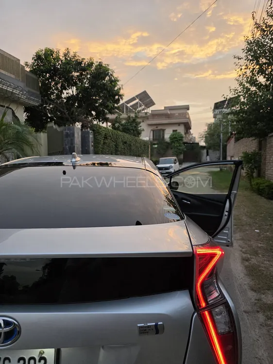 Toyota Prius 2018 for Sale in Peshawar Image-1