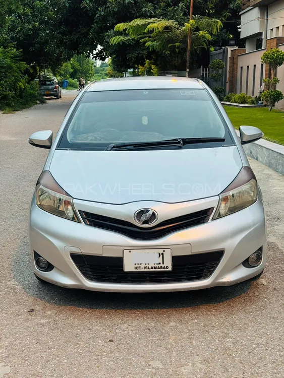 Toyota Vitz 2013 for Sale in Islamabad Image-1