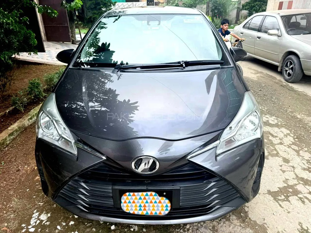 Toyota Vitz 2017 for Sale in Lahore Image-1