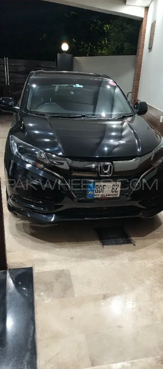 Honda Vezel 2017 for Sale in Peshawar Image-1