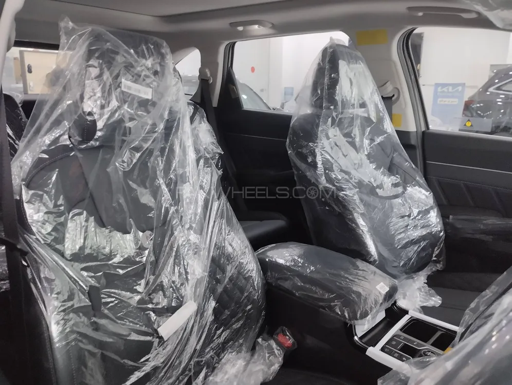 KIA Sorento 2025 for Sale in Lahore KIA Sorento 2025 for Sale in Lahore Image-11
