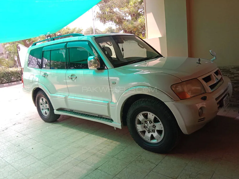 Mitsubishi Pajero 2005 for Sale in Lahore Image-1