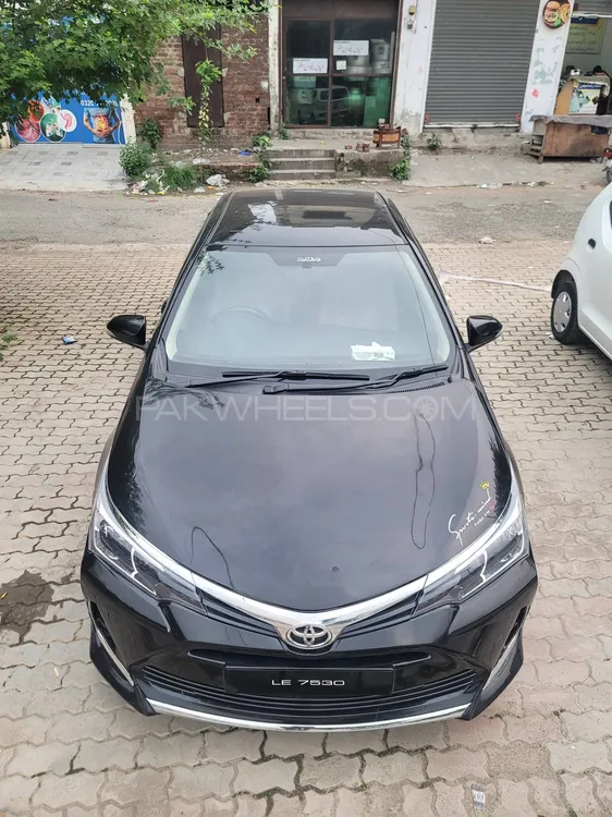 Toyota Corolla 2017 for Sale in Lahore Image-1