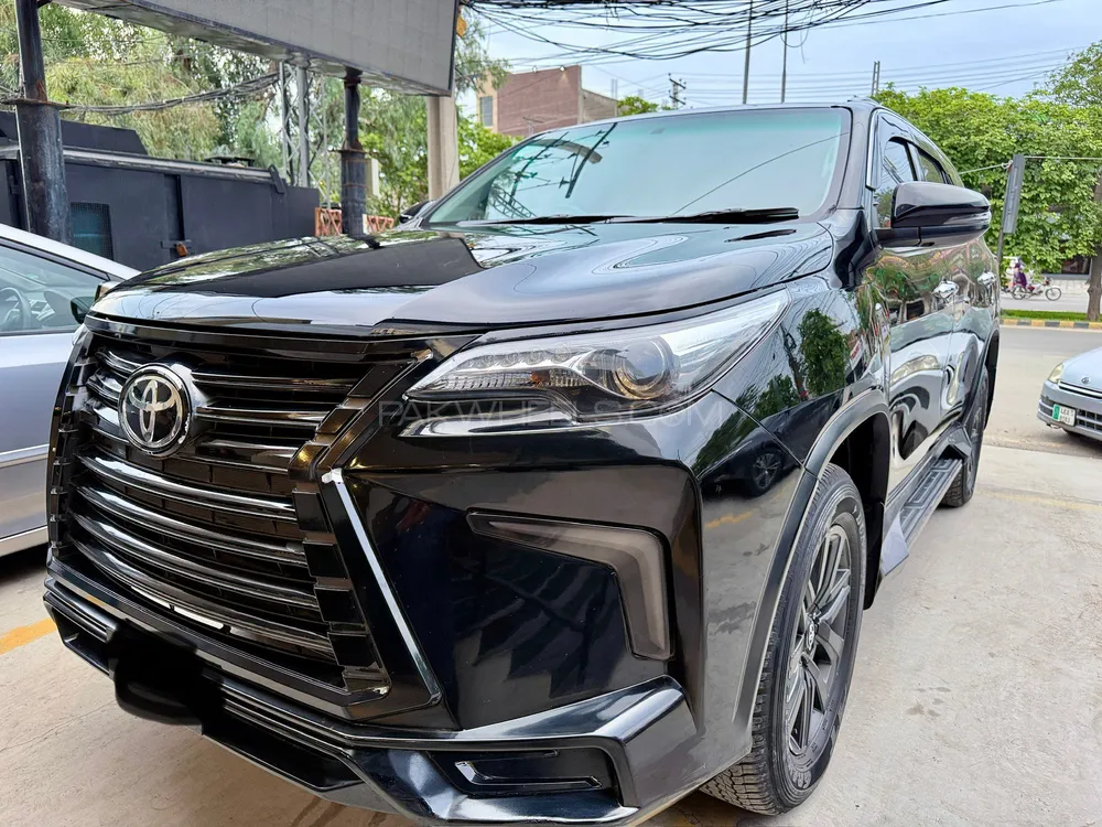 Toyota Fortuner 2018 for Sale in Lahore Image-1