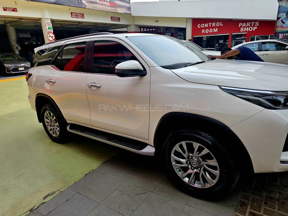 Toyota Fortuner 2021 for Sale in Karachi Image-1