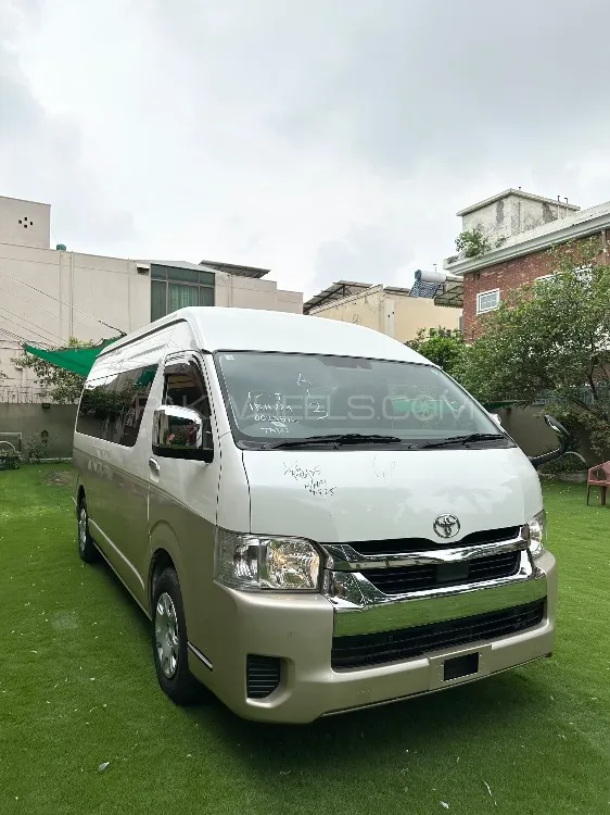 Toyota Hiace 2021 for Sale in Lahore Image-1