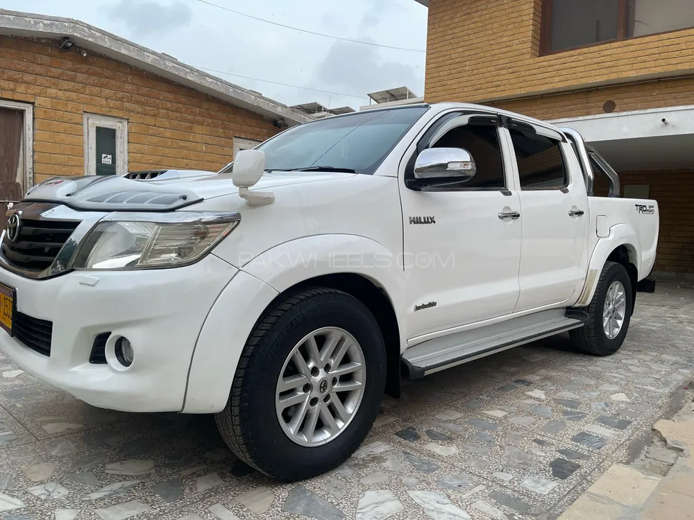 Toyota Hilux 2012 for Sale in Karachi Image-1