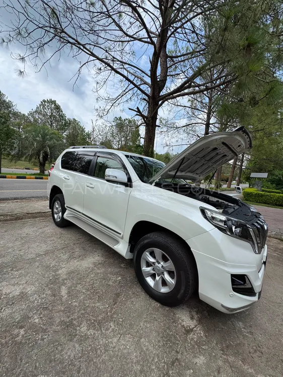 Toyota Prado 2011 for Sale in Islamabad Image-1