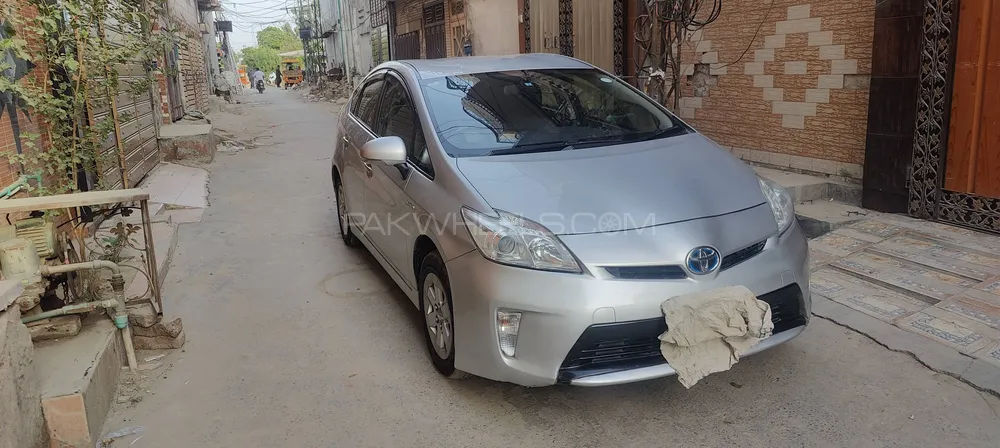 Toyota Prius 2012 for Sale in Sargodha Image-1