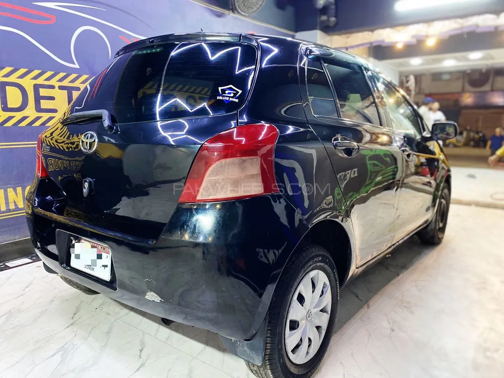 Toyota Vitz 2007 for Sale in Karachi Image-1