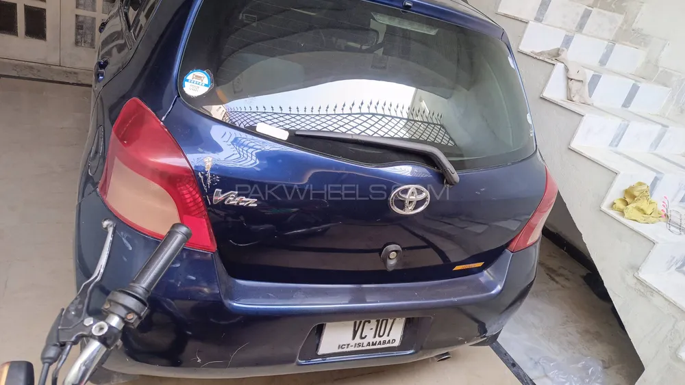 Toyota Vitz 2007 for Sale in Attock Image-1