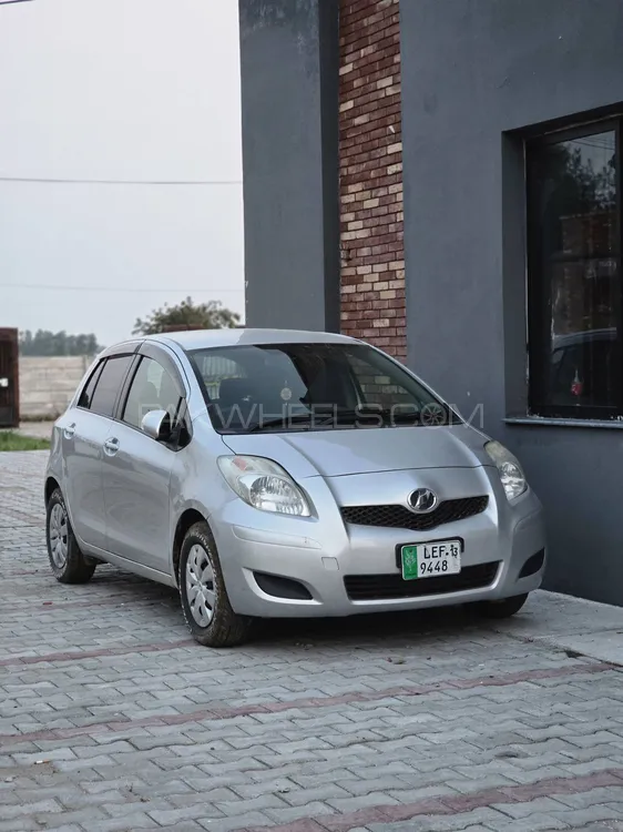 Toyota Vitz 2010 for Sale in Mandi bahauddin Image-1