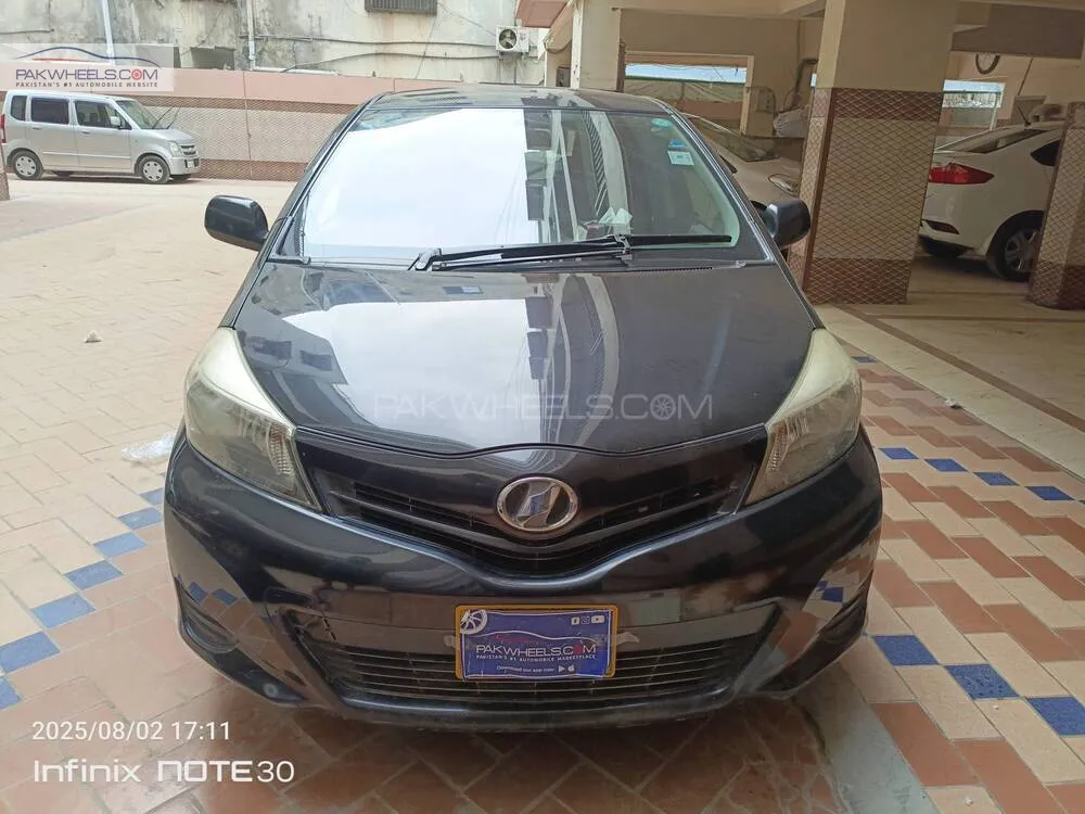 Toyota Vitz 2011 for Sale in Karachi Image-1