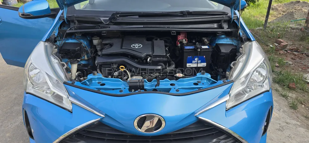 Toyota Vitz 2017 for Sale in Lahore Image-1