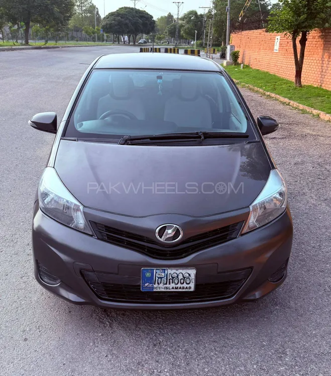 Toyota Vitz 2013 for Sale in Rawalpindi Image-1