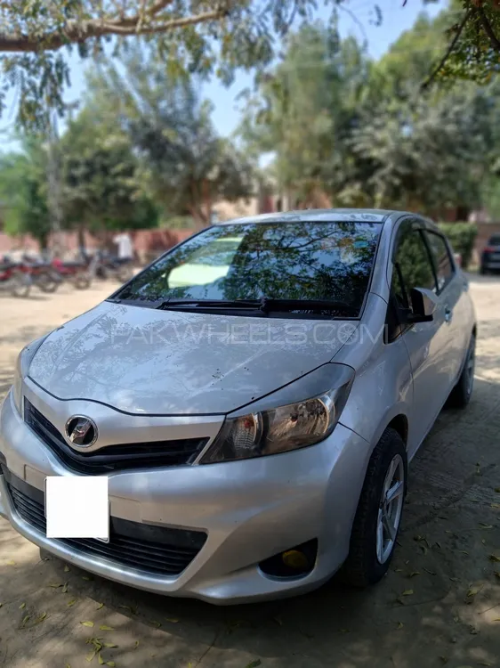 Toyota Vitz 2016 for Sale in Faisalabad Image-1