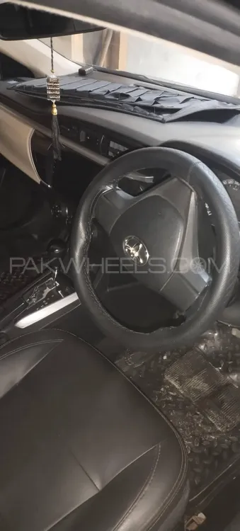 Toyota Yaris Sedan 2015 for Sale in Faisalabad Image-1