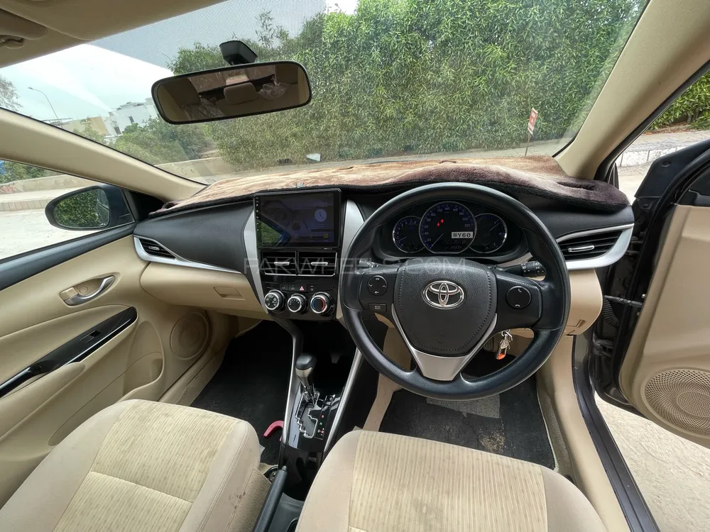 Toyota Yaris Sedan 2022 for Sale in Karachi Image-1