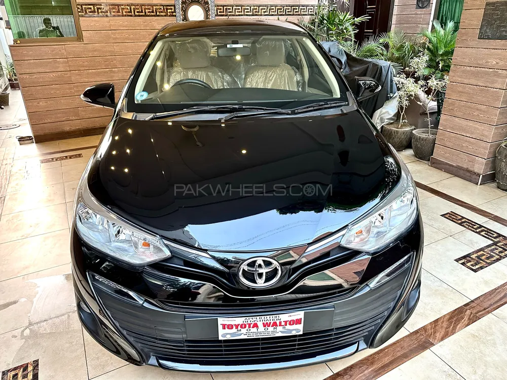 Toyota Yaris Sedan 2021 for Sale in Lahore Image-1