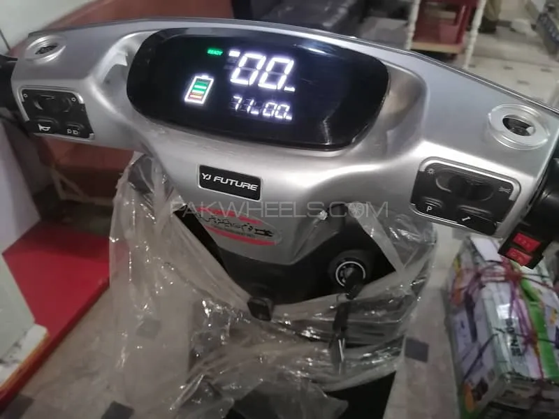 کراؤن EV-1000 2025 for Sale Image-1