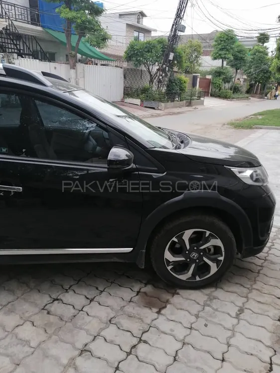 Honda BR-V 2017 for Sale in Lahore Image-1