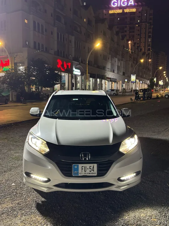 Honda Vezel 2014 for Sale in Islamabad Image-1