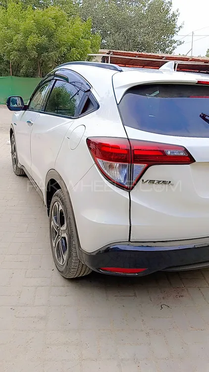 Honda Vezel 2014 for Sale in Karachi Image-1