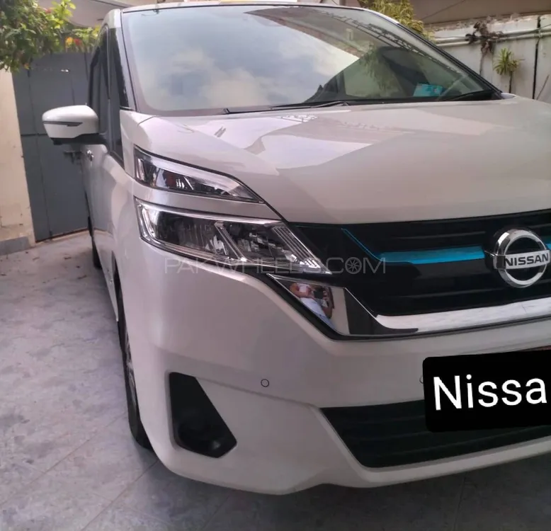 Nissan Serena 2018 for Sale in Karachi Image-1