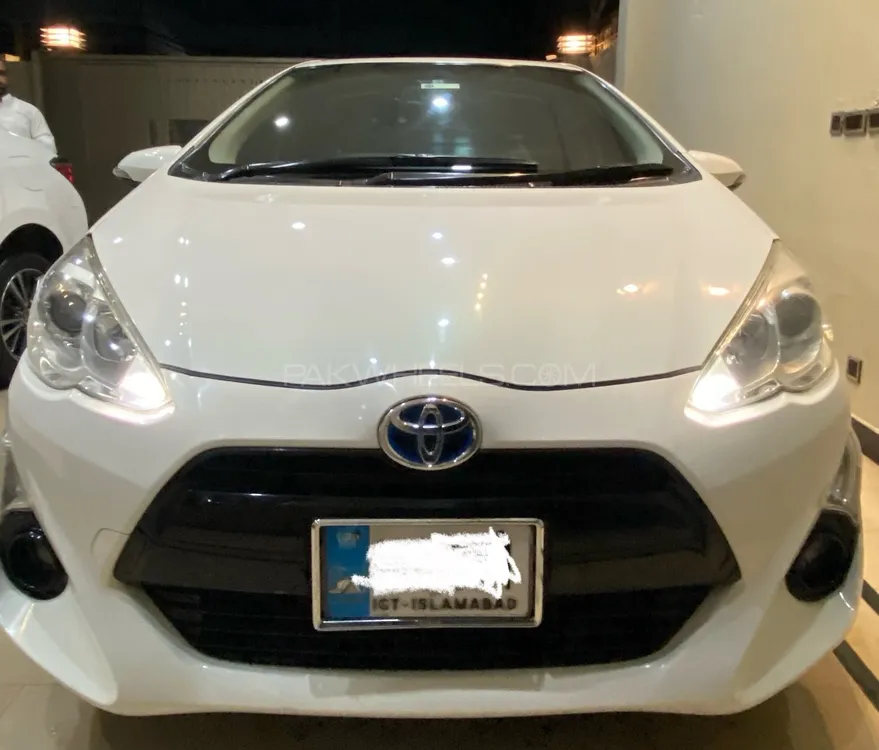 Toyota Aqua 2015 for Sale in Peshawar Image-1