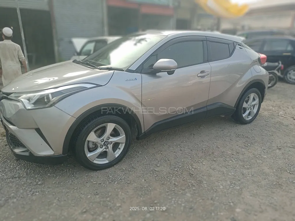 Toyota C-HR 2017 for Sale in Mardan Image-1
