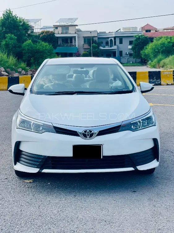 Toyota Corolla 2018 for Sale in Islamabad Image-1