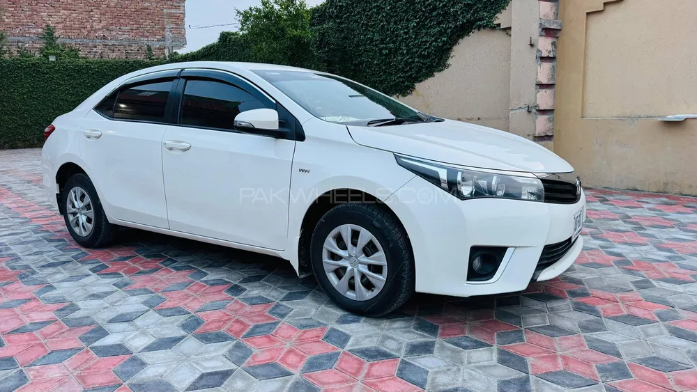 Toyota Corolla 2017 for Sale in Peshawar Image-1