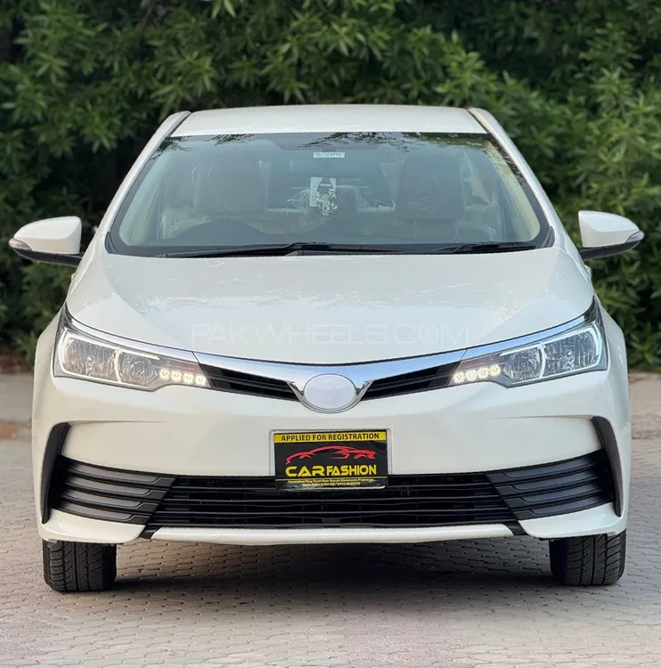 Toyota Corolla 2019 for Sale in Peshawar Image-1