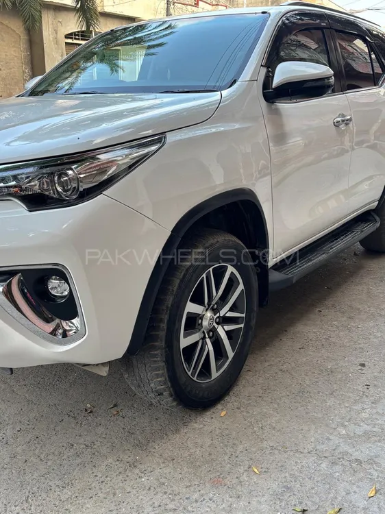 Toyota Fortuner 2020 for Sale in Lahore Image-1