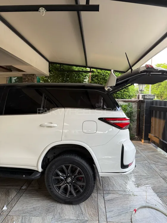 Toyota Fortuner 2024 for Sale in Lahore Toyota Fortuner 2024 for Sale in Lahore Image-3