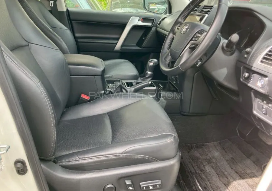 Toyota Prado 2020 for Sale in Karachi Toyota Prado 2020 for Sale in Karachi Image-6