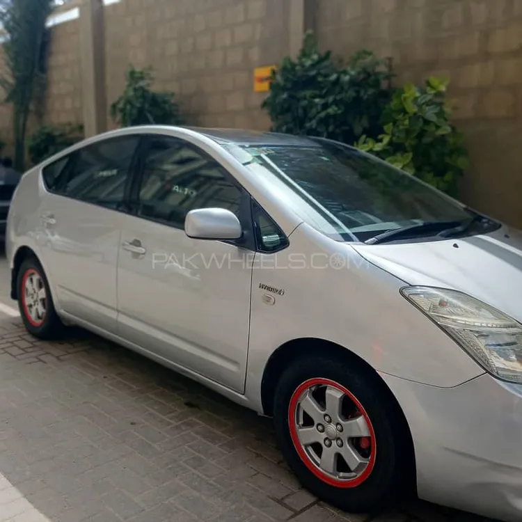 Toyota Prius 2010 for Sale in Karachi Image-1