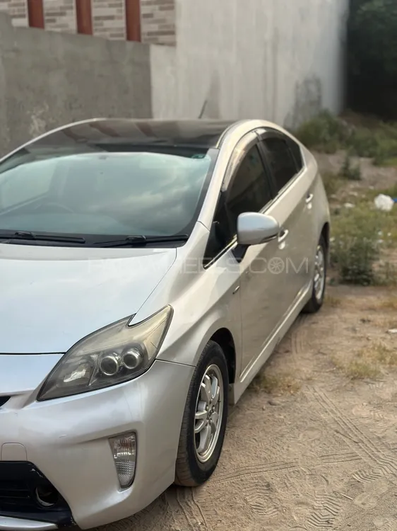 Toyota Prius 2011 for Sale in Lahore Image-1