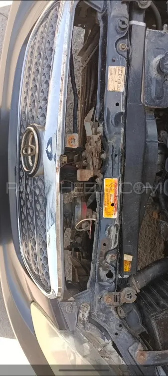 Toyota Vitz 2010 for Sale in Lahore Image-1